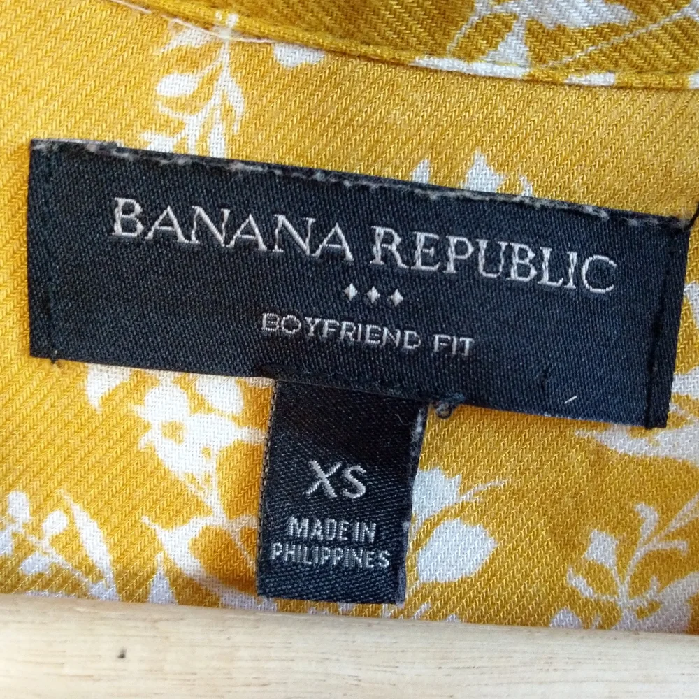 Banana Republic very good
